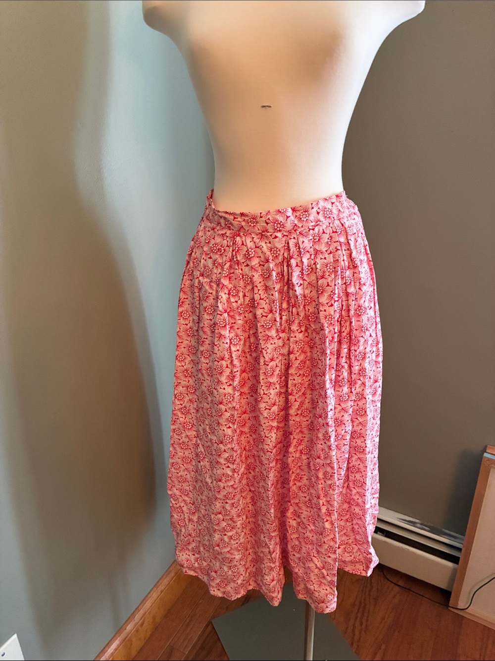 Red  Floral Midi Skirt with Flowing Pleats